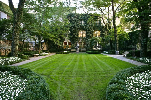 Northwestern University School of Law Courtyard