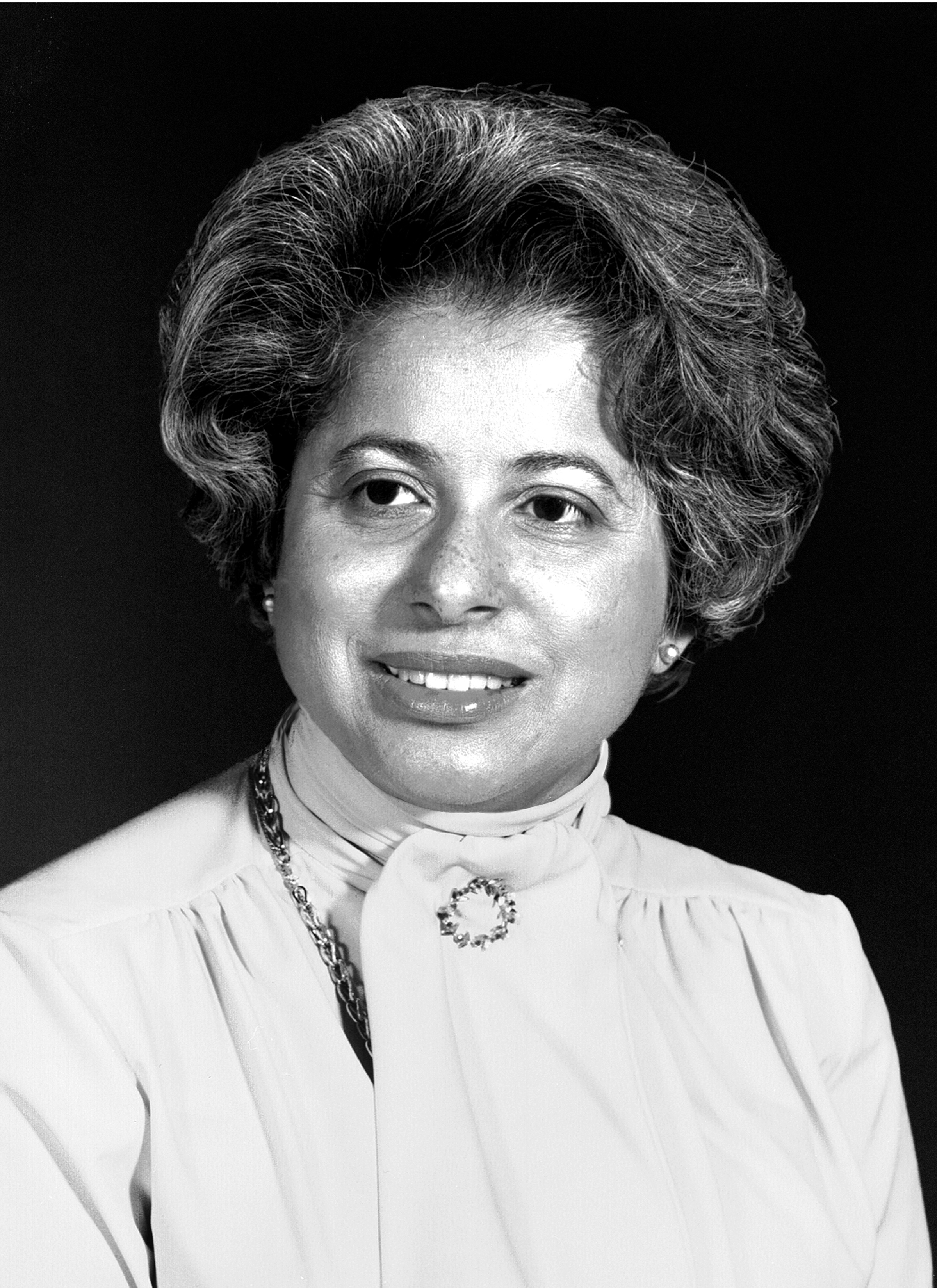 Patricia R. Harris official portrait