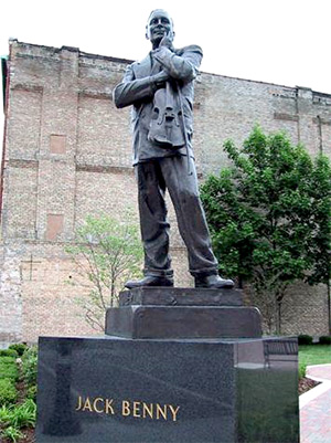 "Jack Benny"  Downtown Waukegan IL.  Bronze. (2002)