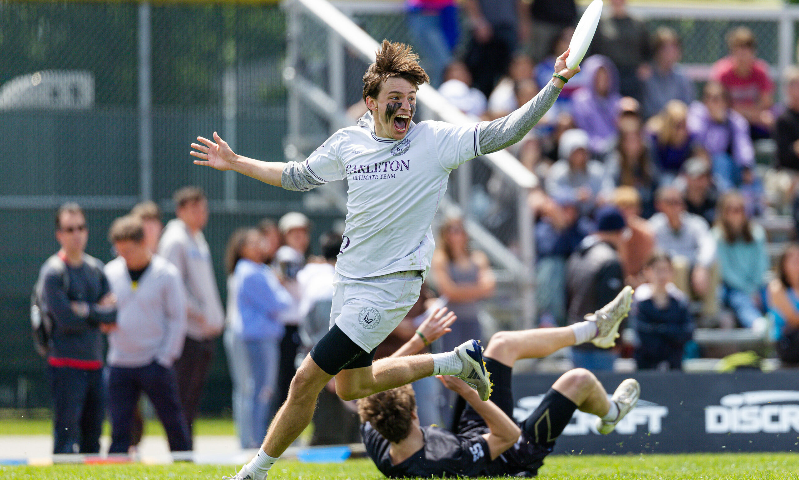 DI CollegeChamps MonHighlights EAO 250526 125356 ZF 5875 20452 1 001 scaled e1776874396449